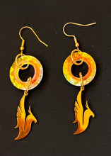 Load image into Gallery viewer, GOLD CRYSTAL O RING ILLENIUM EARRINGS
